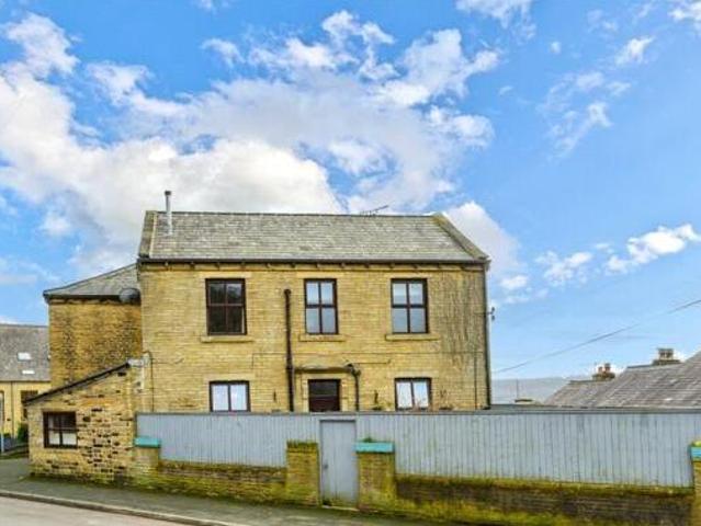 House for sale in Halifax, West Yorkshire