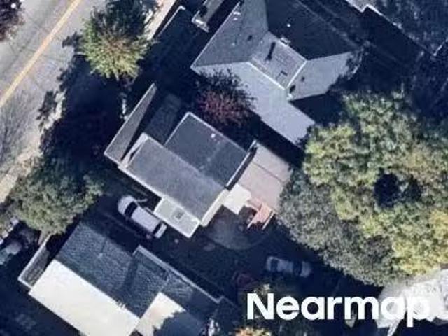 House for sale in Chelsea