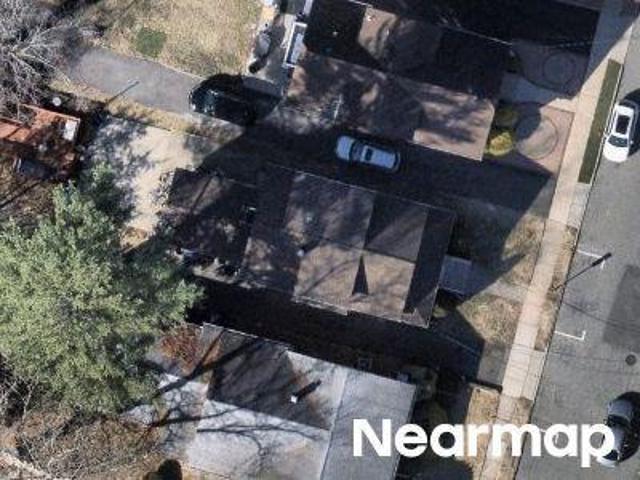 House for sale in Hawthorne