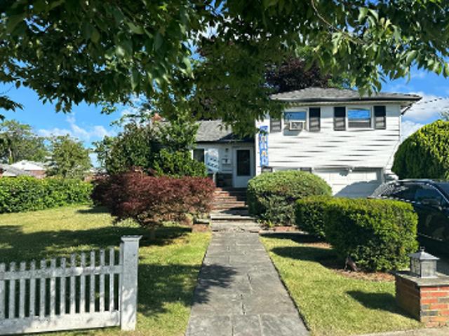 House for sale in Plainview, Nassau County