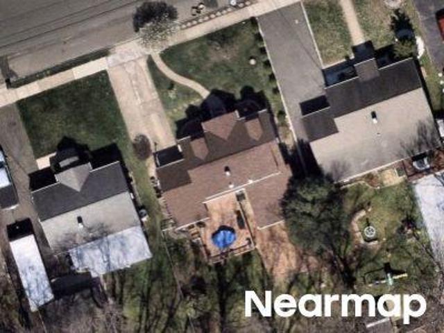 House for sale in Elmwood Park, New Jersey