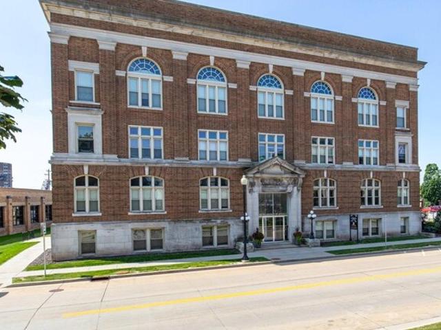 Condo for sale in Oshkosh Condo for sale in Oshkosh
