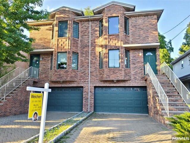 House for sale in Cliffside Park, New Jersey