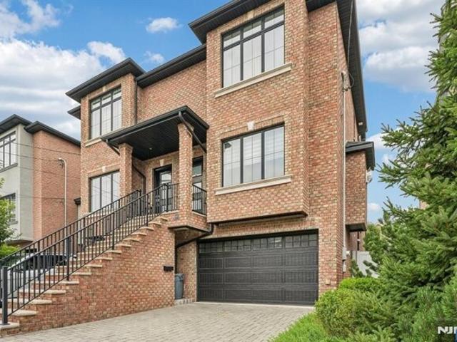 Condo for sale in Cliffside Park, New Jersey