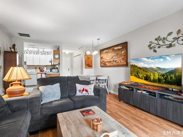 Condo for sale in Hamden, Connecticut