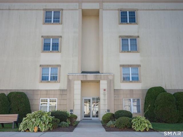 Condo for sale in Hamden, South Central Connecticut Planning Region