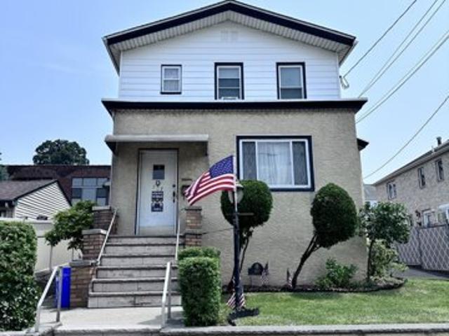 House for sale in Carlstadt House for sale in Carlstadt