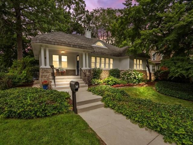 House for sale in Audubon
