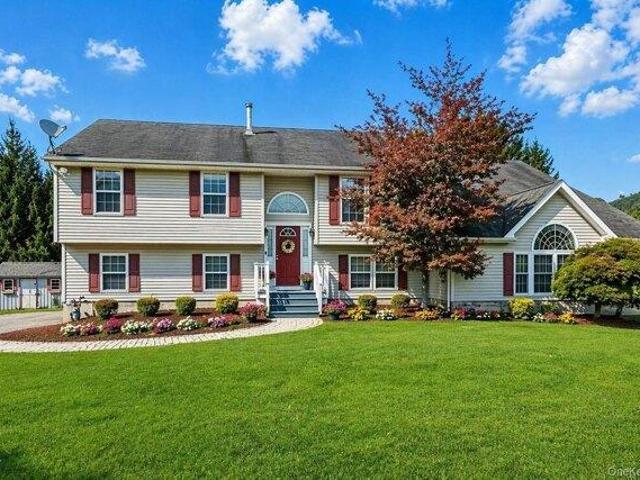House for sale in Washingtonville, New York