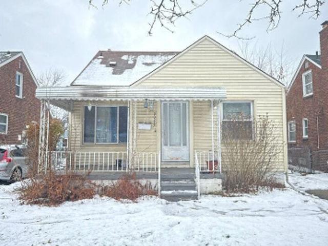 House for sale in Harper Woods, Michigan