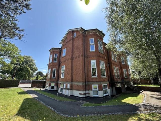 Apartment for rent in Sale, Trafford