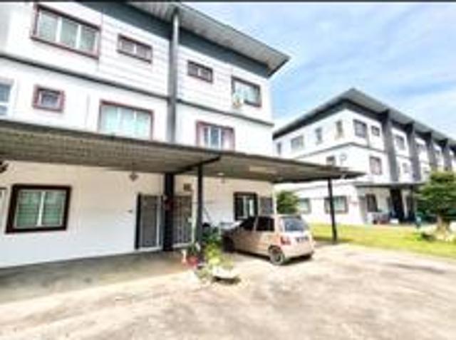 Townhouse for sale in Kota Samarahan, Bahagian Samarahan