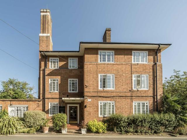 Apartment for rent in Grove Park, Greater London