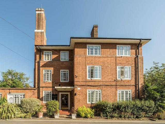 Apartment for rent in Grove Park, Greater London