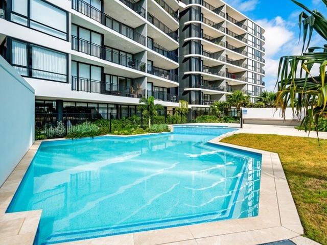 Apartment for sale in Hope Island, Gold Coast City
