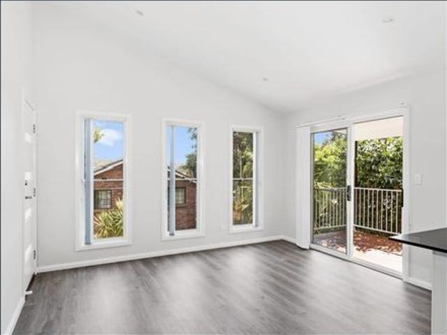 House for rent in Wollongong West, New South Wales