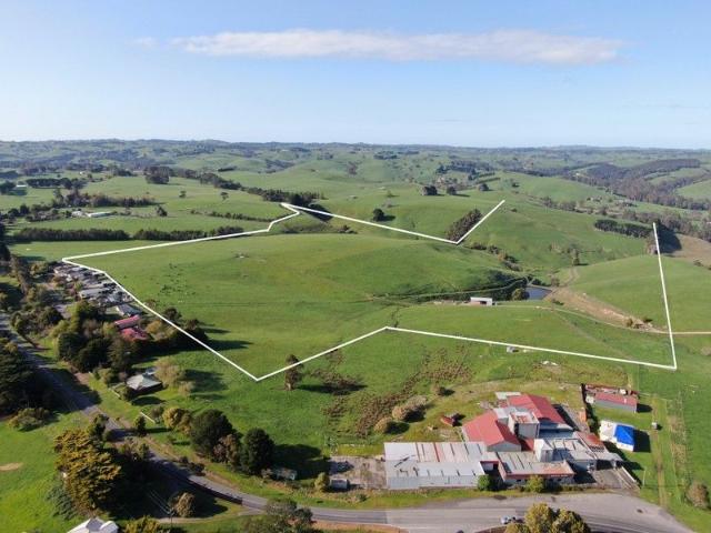 Cottage for sale in Poowong, Victoria