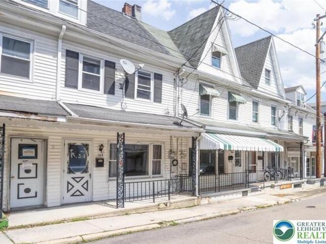 House for sale in New Philadelphia, Pennsylvania