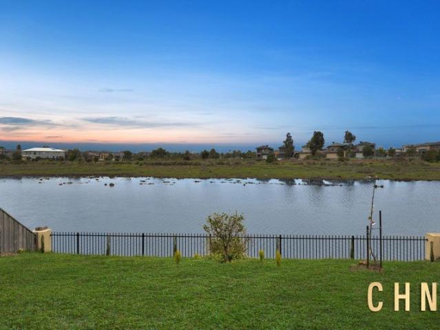 House for sale in Sanctuary Lakes, Melbourne