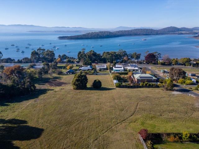 Land for sale in Beauty Point, Tasmania