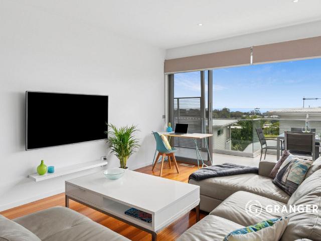 Townhouse for sale in McCrae, Melbourne