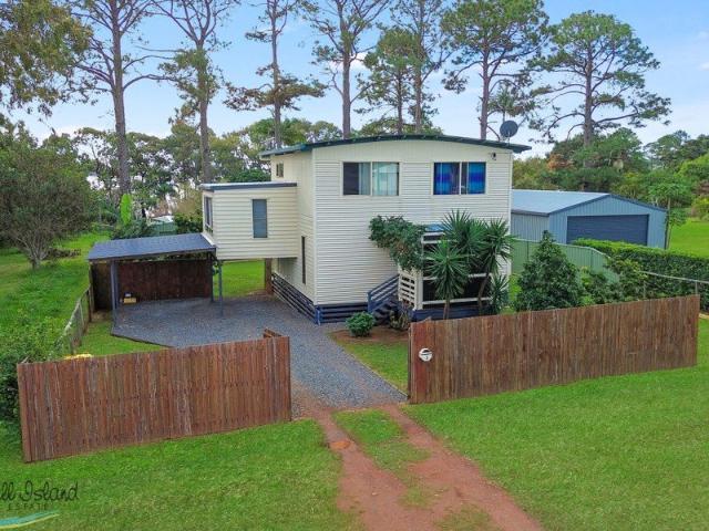 House for sale in Russell Island, Greater Brisbane