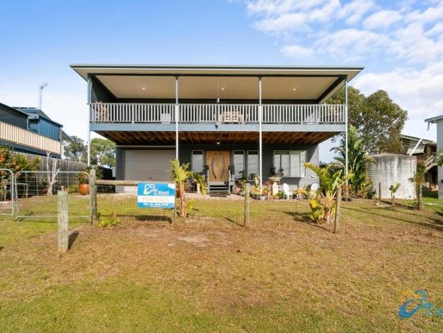 House for sale in Loch Sport, Victoria