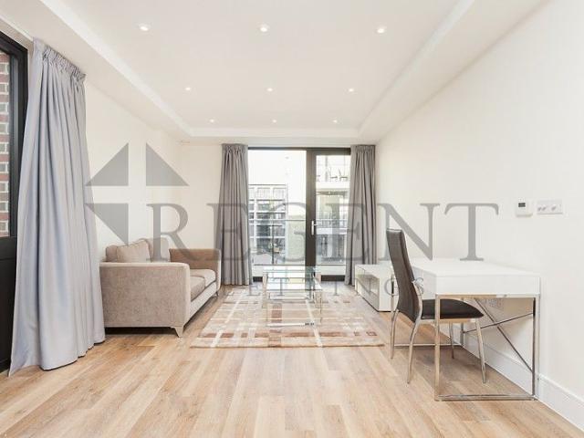 House for rent in Earlsfield, Greater London