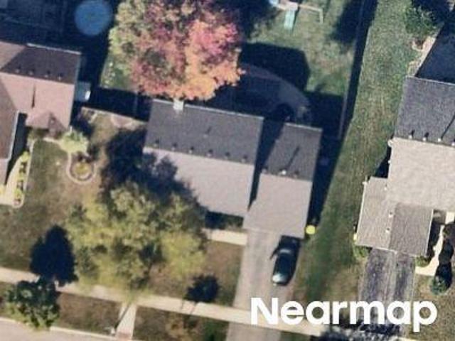 House for sale in Mchenry, Illinois
