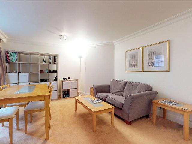 Apartment for rent in St. John's Wood, Greater London