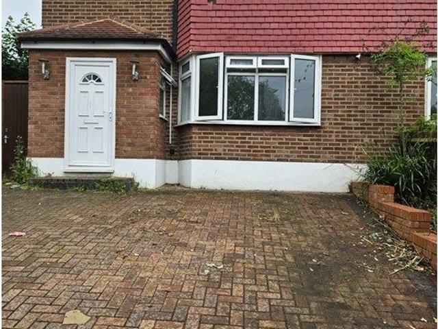 House for rent in New Southgate, Greater London