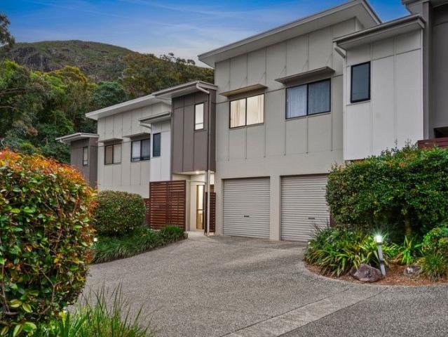 Townhouse for sale in Mount Coolum