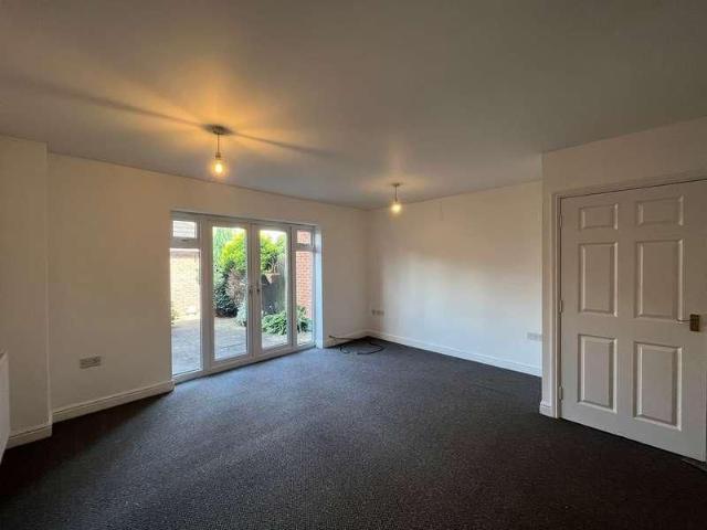Townhouse for rent in Newtown, Costhorpe
