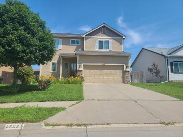 House for sale in Papillion