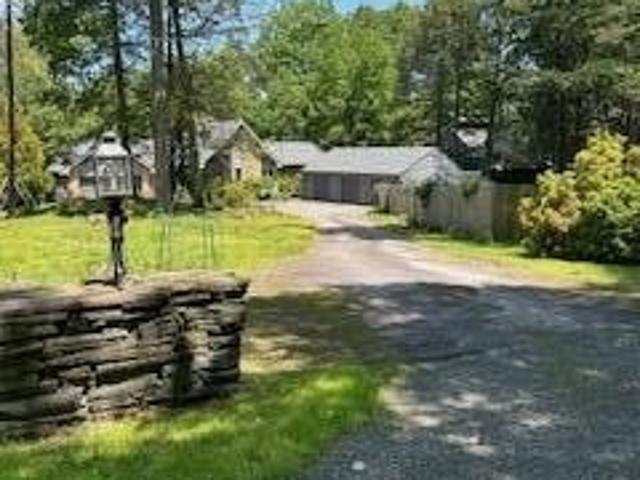 House for sale in Greentown