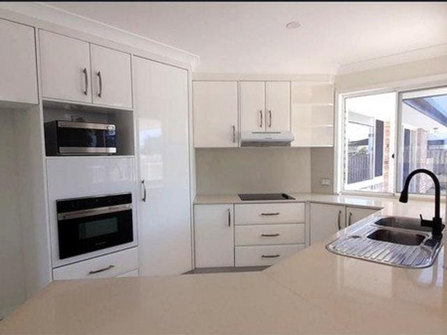 House for rent in Clear Island Waters, Gold Coast City