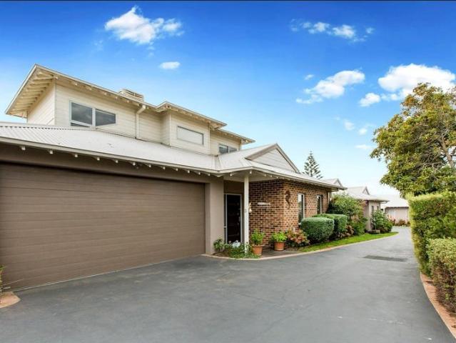 Townhouse for rent in Mornington, Melbourne