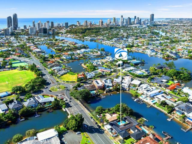 House for sale in Isle Of Capri, Queensland