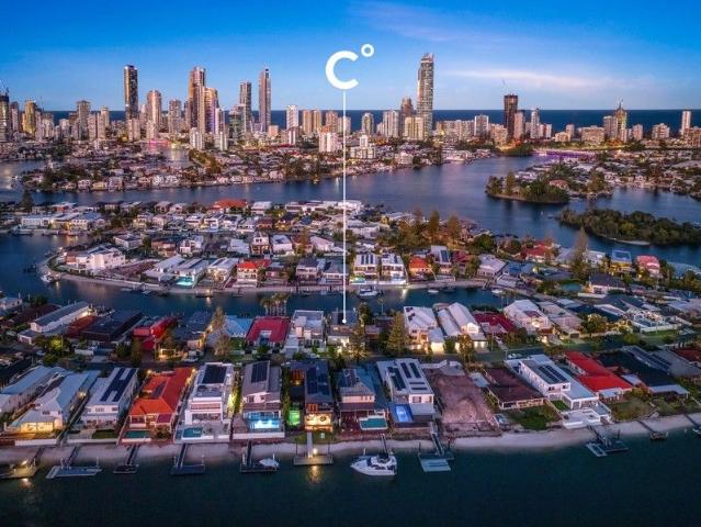 House for sale in Isle Of Capri, Queensland