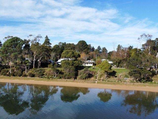 House for sale in Swan Point, Tasmania