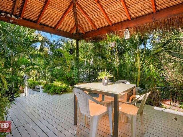 House for sale in Isle Of Capri, Queensland