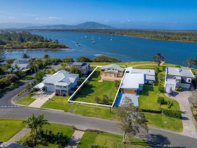 House for sale in Greenwell Point, New South Wales
