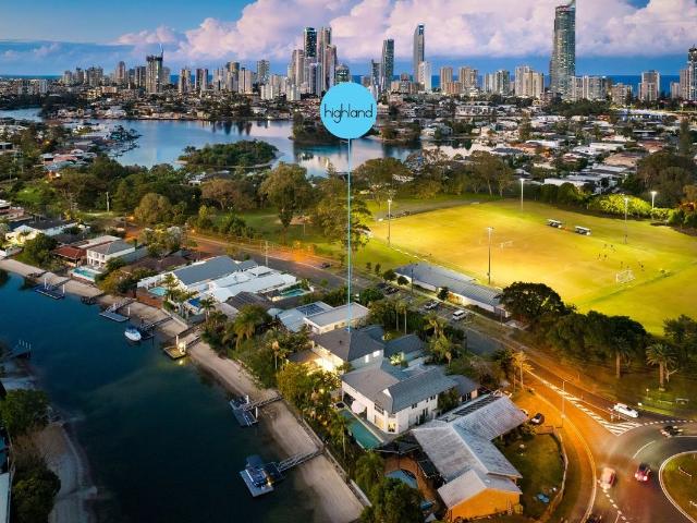 House for sale in Isle Of Capri, Queensland