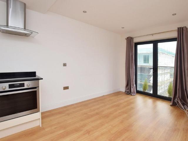 Apartment for rent in The Image, Pouchen End