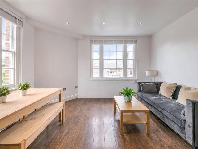 Apartment for rent in Poplar Grove, Greater London