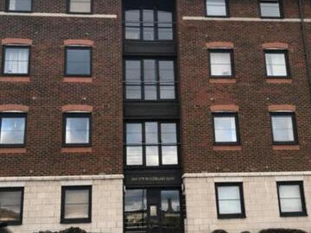 House for rent in Calderstones