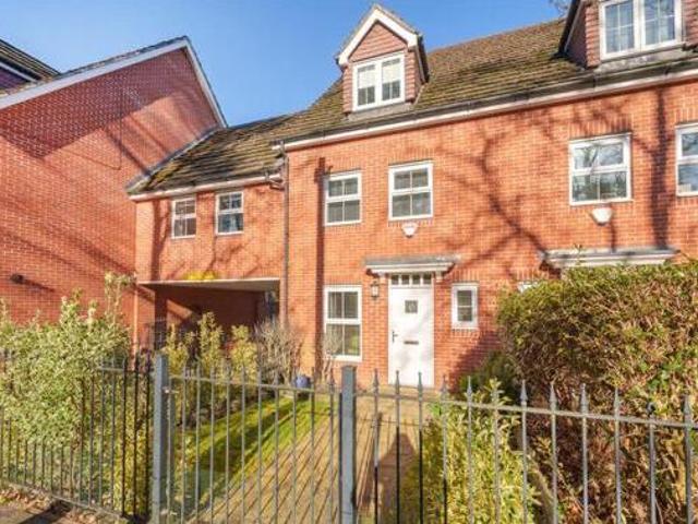 House for sale in Crowthorne, Bracknell Forest