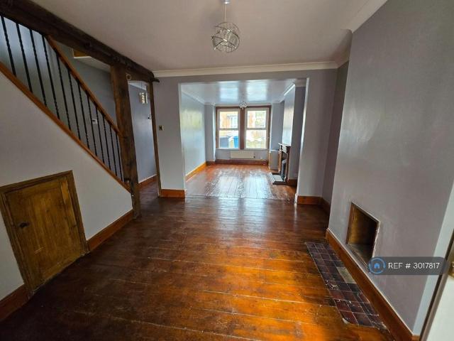 House for rent in The Dales, Key Street