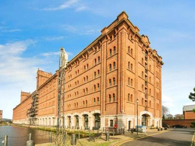 House for sale in Calderstones