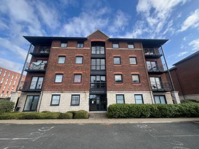 Apartment for rent in Calderstones, Wirral